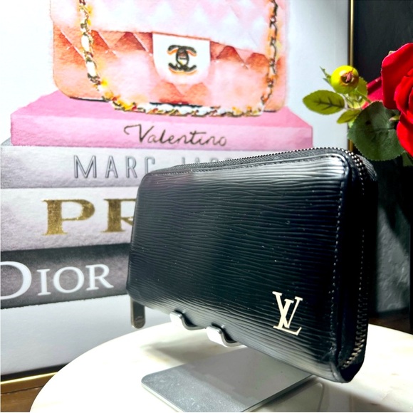 Louis Vuitton Epi rare zippy long wallet black and cream/ white wash GUC - Picture 1 of 17